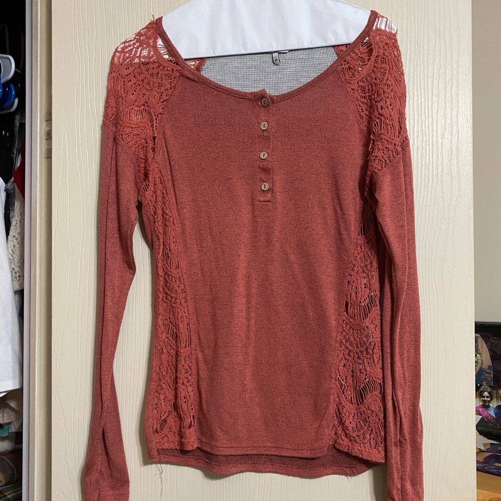 Cute long sleeve blouse from buckle